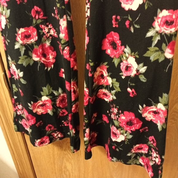 NO BOUNDARY - Picture 2 of 3